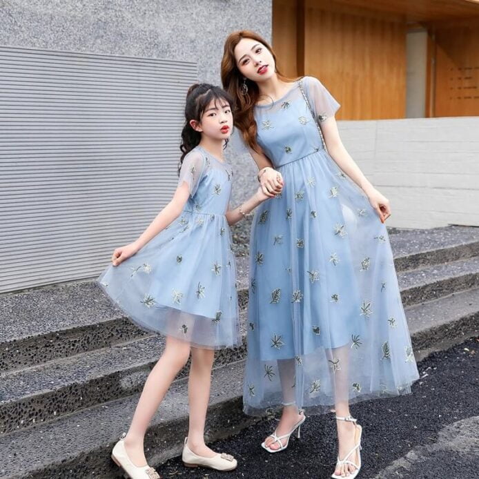 mom and daughter matching outfits dress